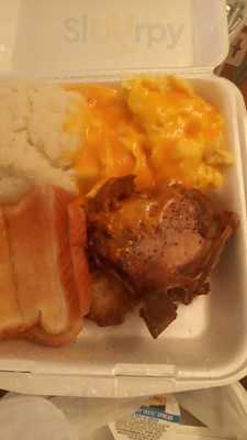 Cue's Burgers And More