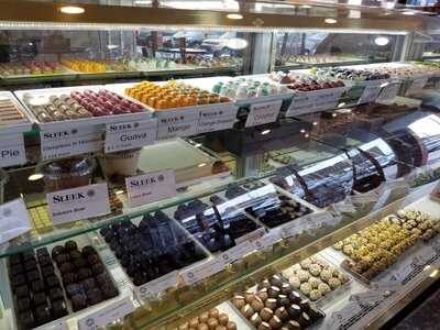 Sleek Chocolatier & Creperie