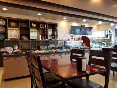 Sleek Chocolatier & Creperie