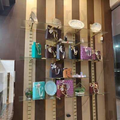 Sleek Chocolatier & Creperie