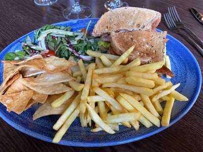 The Fox And Hound Bar And Grill