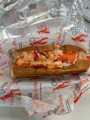 Cousins Maine Lobster