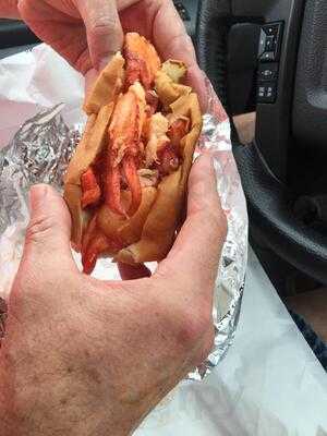 Cousins Maine Lobster