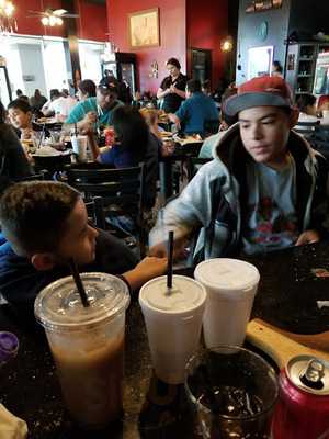 Los Pipiles Restaurant