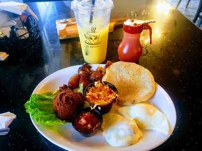 Los Pipiles Restaurant