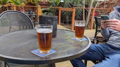 Nice & Easy Bar & Grill