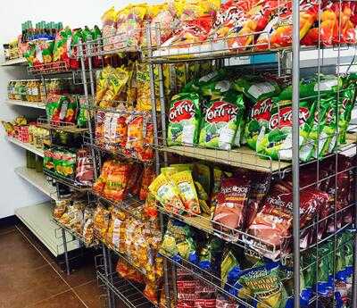 Dinora's Bakery Y Pupuseria