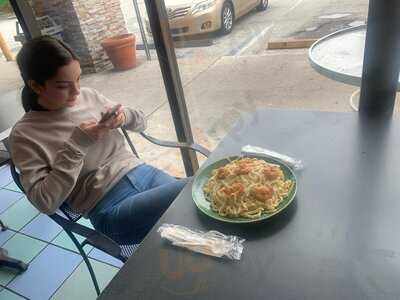 Avanti Pizza & Wings