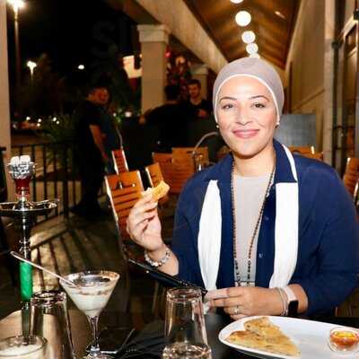 Makani Restaurant & Lounge