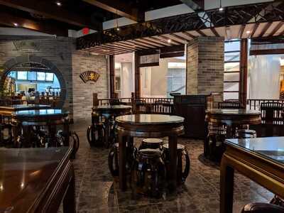 Wok And Roll Restaurant