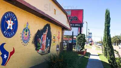 Honduras Maya Internacional Bar & Grill