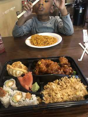 Kome Chinese & Sushi Bar