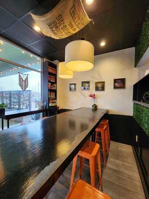 Nourish Juice Bar + Kalos Coffee Co.