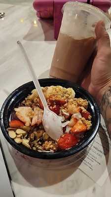 Nourish Juice Bar + Kalos Coffee Co.