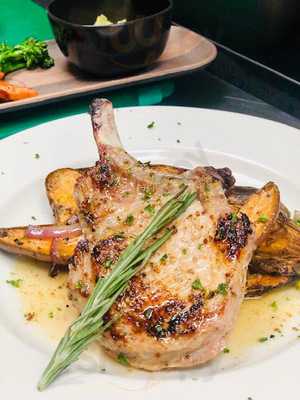 The District Gastrobar