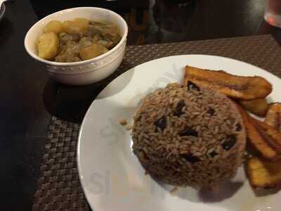 Island Spice Bar & Grill