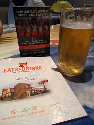 Hooters