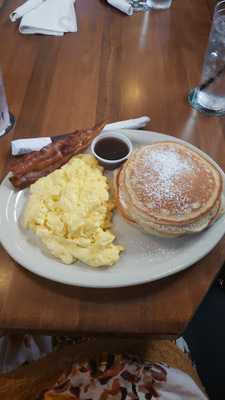 Doberman’s Bar & Grill