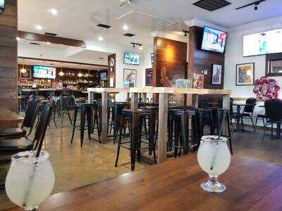 Doberman’s Bar & Grill