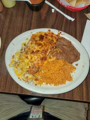 El Puerto Restaurant