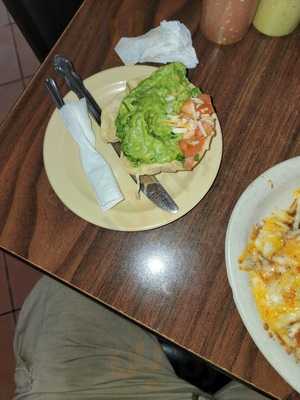 El Puerto Restaurant