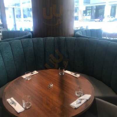 Oxbow7 Restaurant & Bar