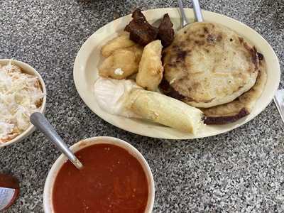 La Pupusa Rica