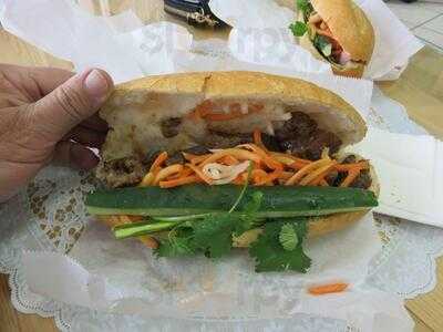 Parisian Bakery Iii & Cafe