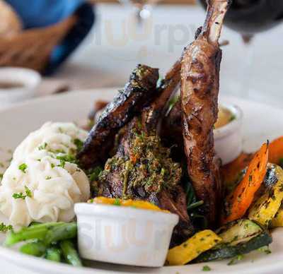 Pho Ln Sushi Bar & Grill