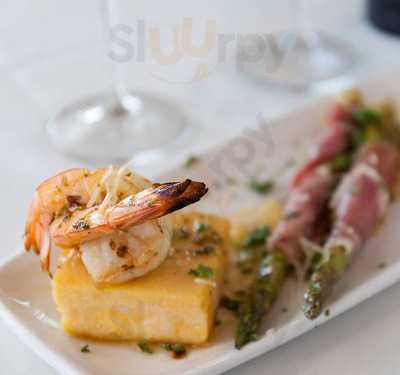 Pho Ln Sushi Bar & Grill