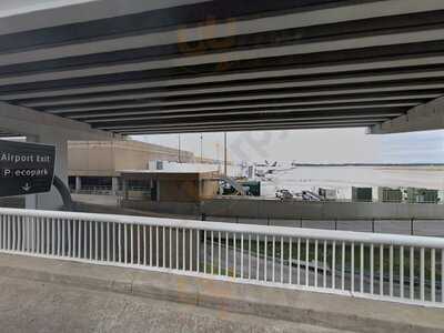 Mockingbird Distillery & Smokehouse