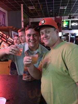 Home Plate Bar & Grill