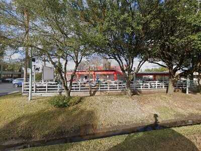 The Deck House Bar & Grill