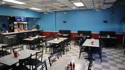 Antojos Salvadorenos Restaurant