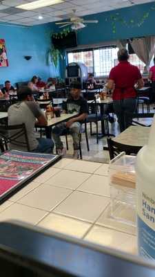 Antojos Salvadorenos Restaurant