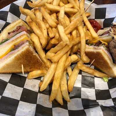 Home On The Range Restaurant, Bar & Grill