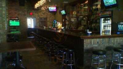 Nikki's Irish Pub