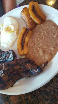 Melita's Restaurant & Bar