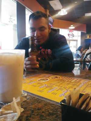 Melita's Restaurant & Bar