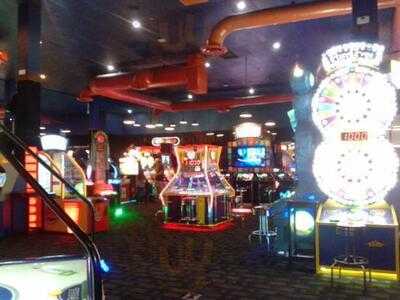 Dave & Buster's