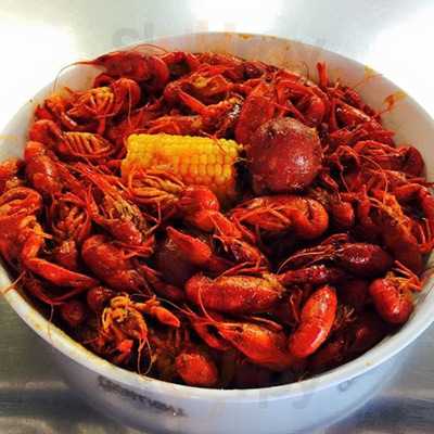 Coaches Sports Bar & Grill