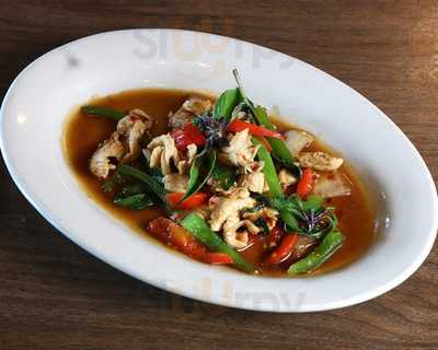 V's Thai Restaurant & Bar