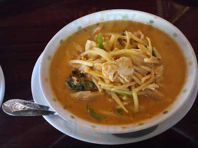 V's Thai Restaurant & Bar