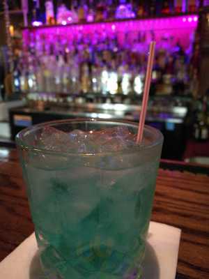 V's Thai Restaurant & Bar