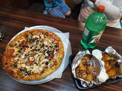 Maria's Pizza & Burgers