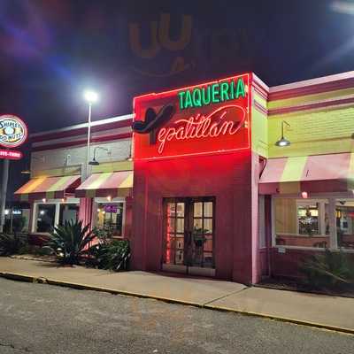 Taqueria Tepatilan 15