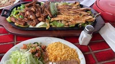 Taqueria Tepatilan 15