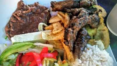 El Pulgarcito Cafe & Bar