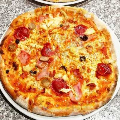 Salato's Poboys & Pizza