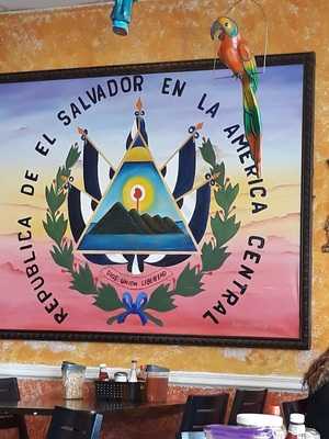 Pupusas Y Antojitos Julia